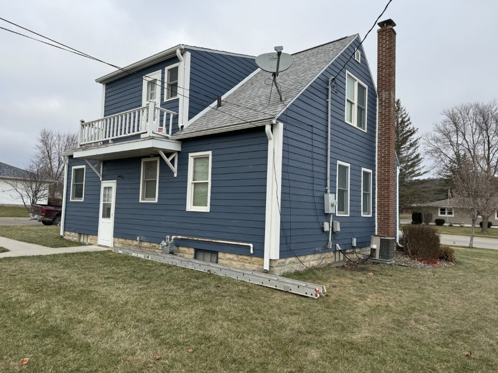 05-Finseth-After-Back-New-LP-Smart-Siding-703-Main-St-Chatfield-MN (2)