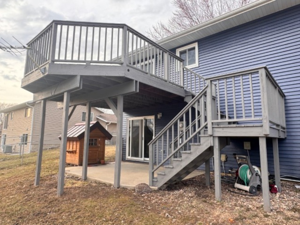08-After-Back-Deck-New-Stain-Chatfield-MN (1)
