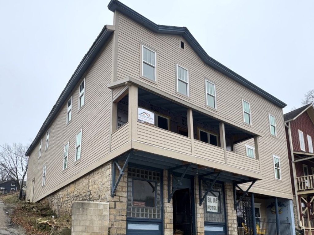 blue-hotel-lanesboro-mn-after-front-corner-new-lp-smartside.jpg (1)